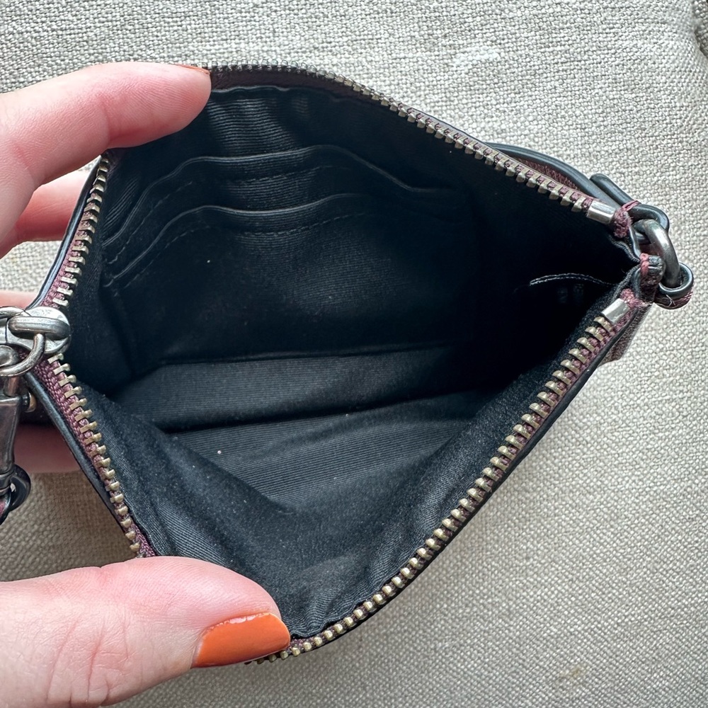 Coach - Picture 3 of 5